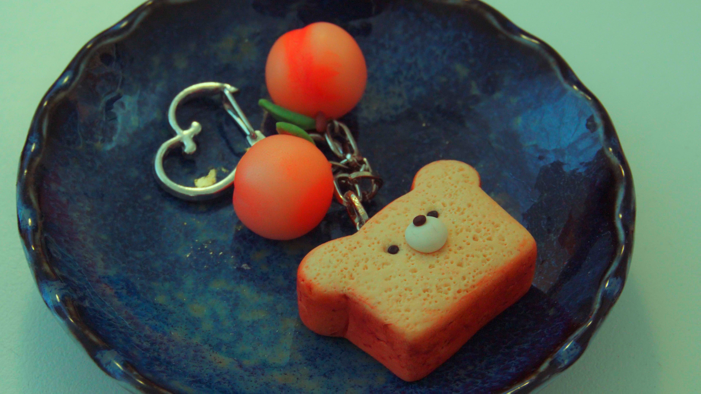 Tostie Peach Bear: Keychain